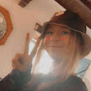 Meet your Posher, Ava